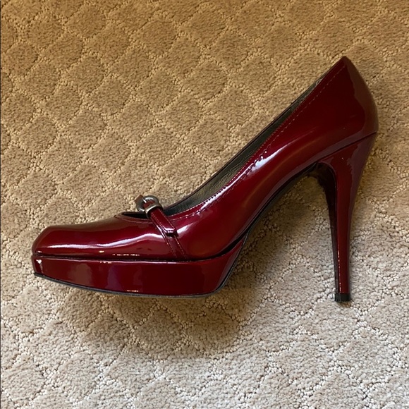 Stuart Weitzman - Red Patent pumps - Picture 3 of 4